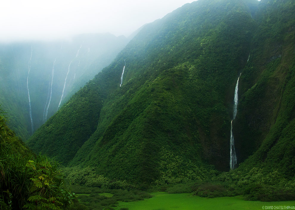 Waterfalls in Waimanu Valley