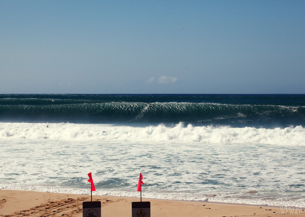 Surf at Pipeline, Oahu, Hawaii