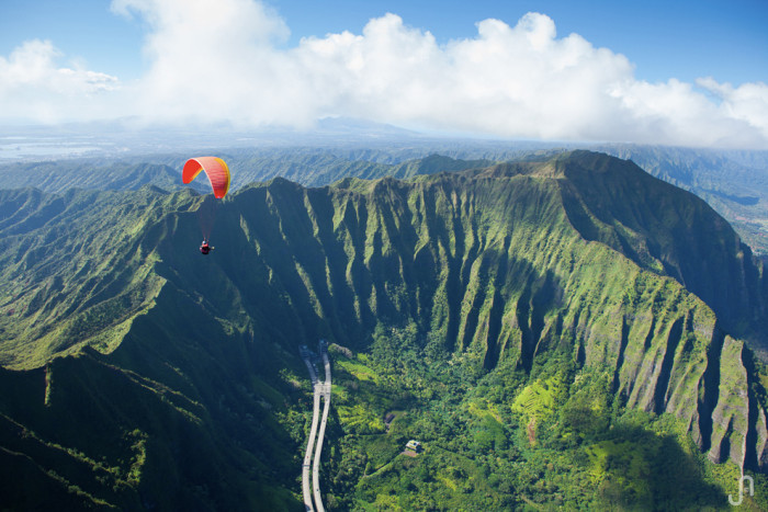 Hawaii paragliding photography by Jorge Atramiz