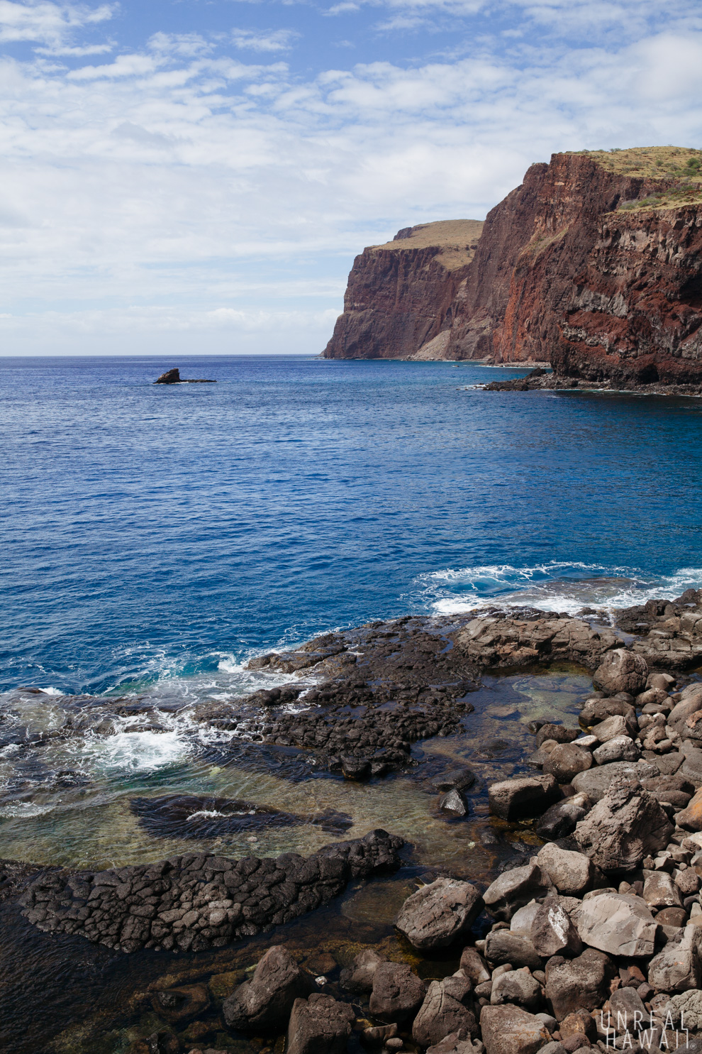 Tidepools and Lanai sea cliffs in Kaunolu, Lanai.