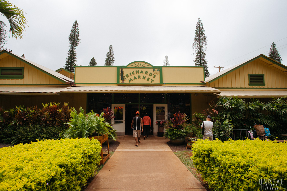 Front entrance of Richard's Market in Lanai City.